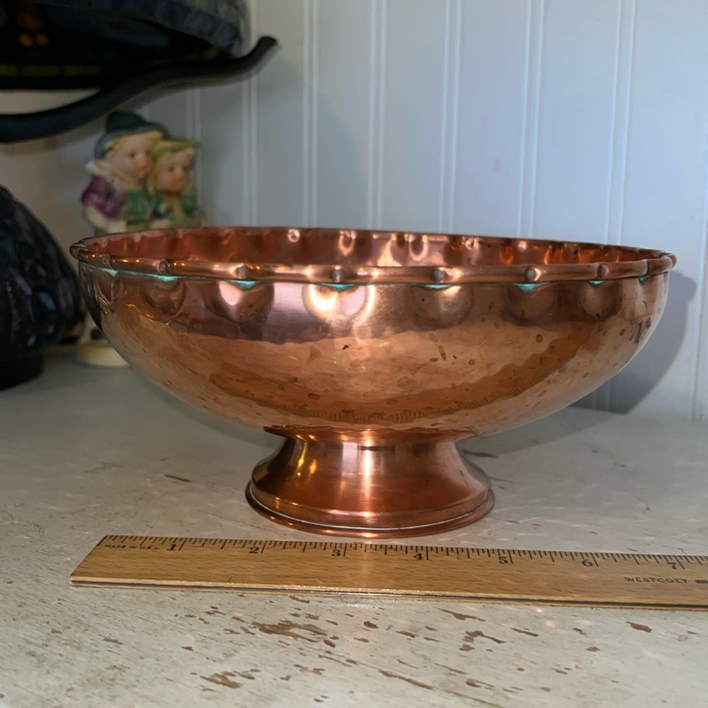 Vintage hammered copper fluted serving bowl 8” x 3.5”